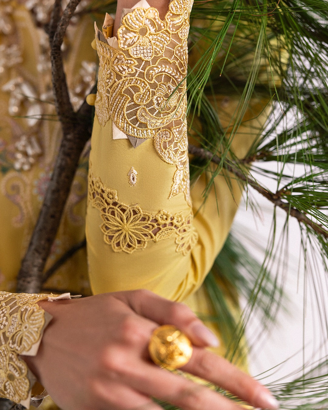 Enya Embroidered Lawn | Qlinekari 2025