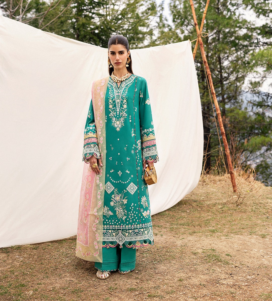 Elida Embroidered Lawn | Qlinekari 2025