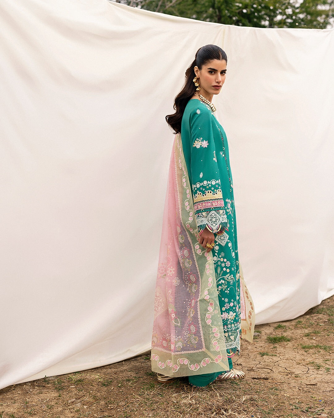 Elida Embroidered Lawn | Qlinekari 2025