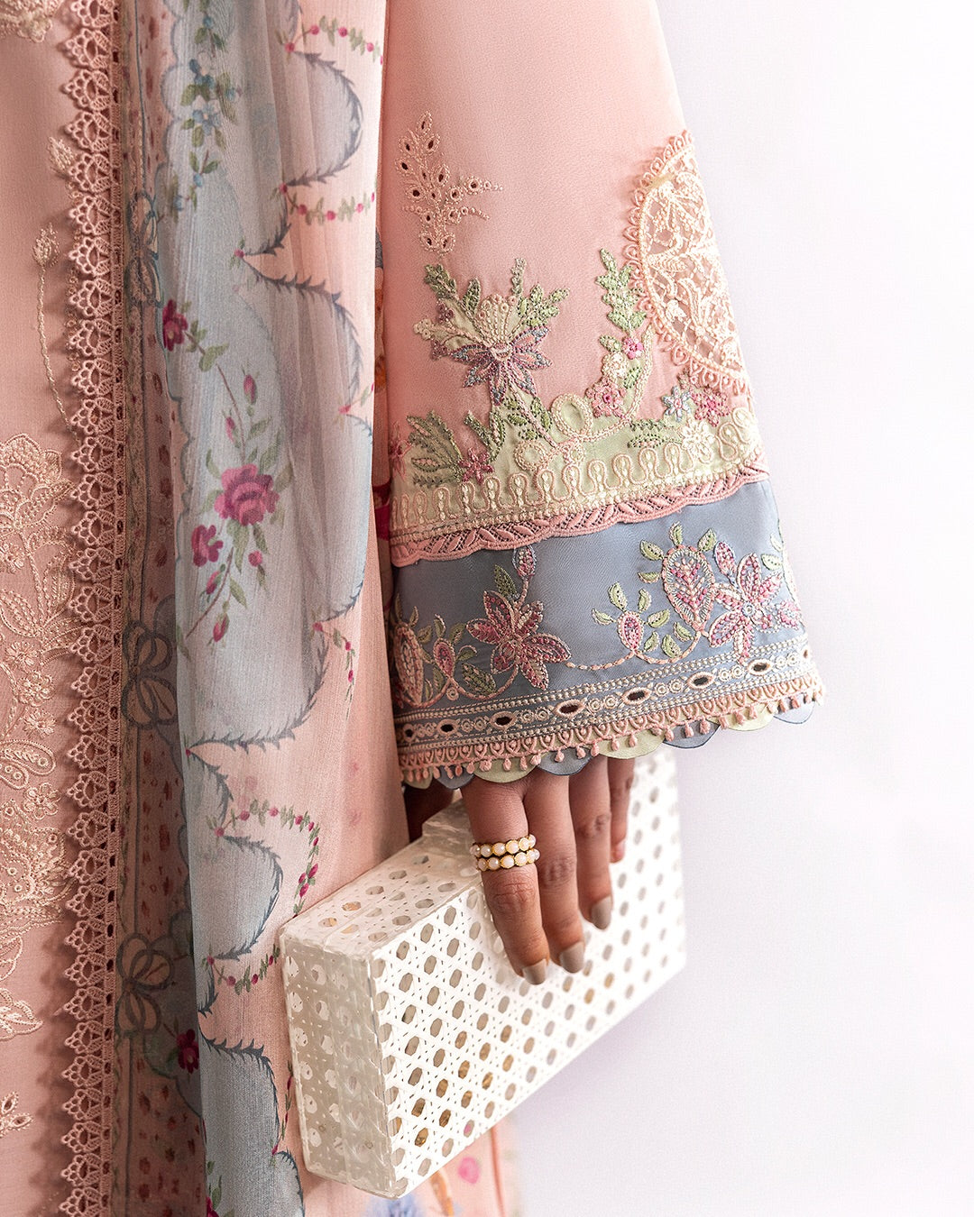 Hedi Embroidered Lawn | Qlinekari 2025