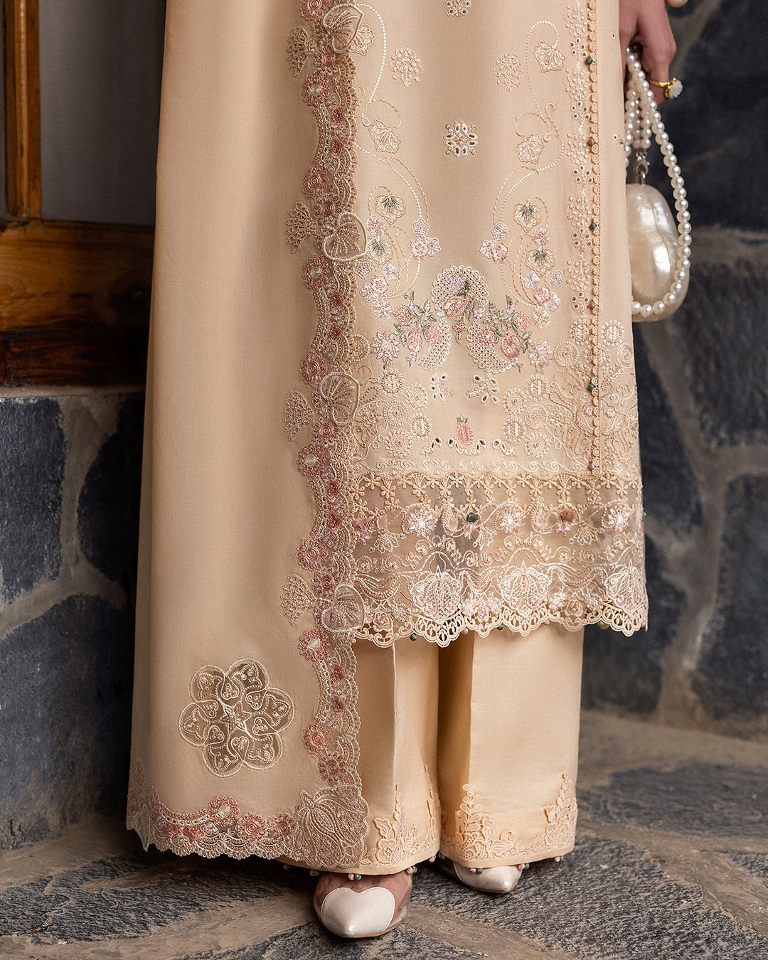 Disa Embroidered Lawn | Qlinekari 2025