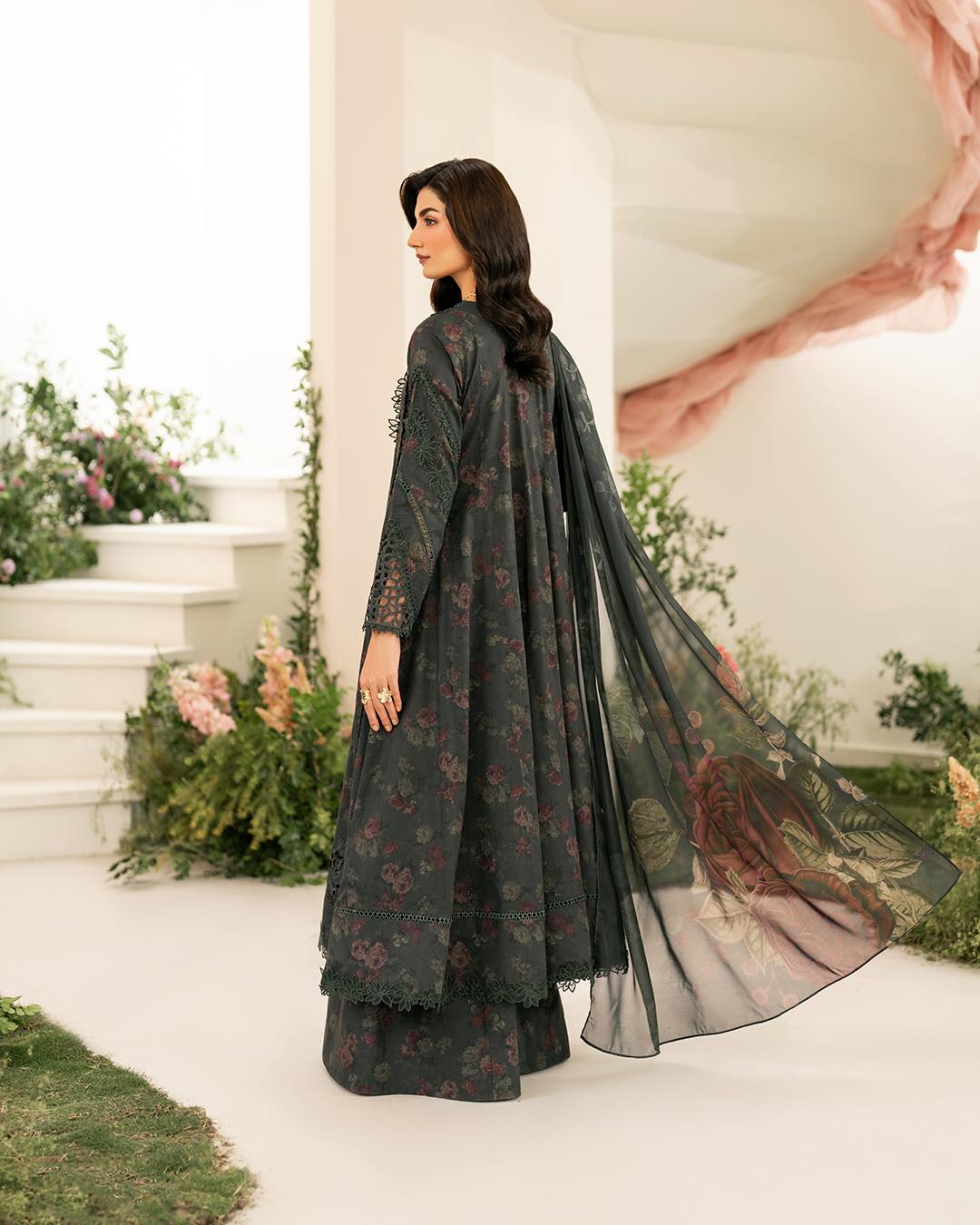 Charcoal Grey Embroidered Lawn | Iznik IFE-08 Festive Edition