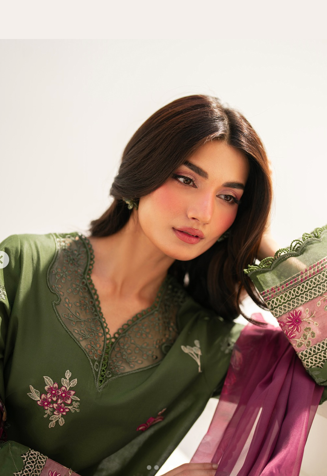 Green Embroidered Lawn | Iznik IFE-02