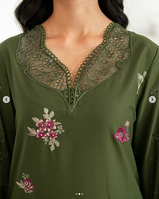 Green Embroidered Lawn | Iznik IFE-02