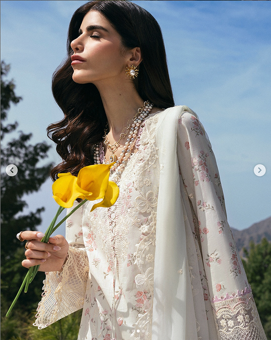 Miri Embroidred Lawn | Qlinekari 2025