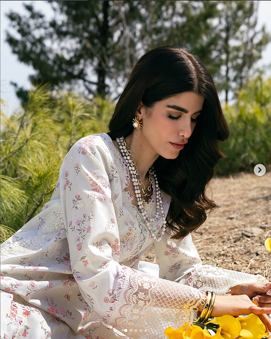 Miri Embroidred Lawn | Qlinekari 2025